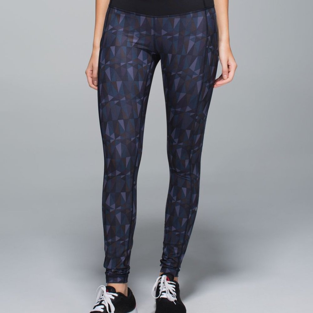Lululemon Speed Tight Stained Glass Love night black in Size 4 - Picture 2 of 7